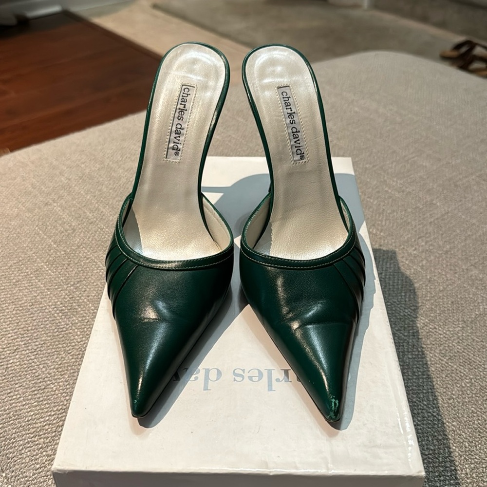 Charles David green leather heel size 7.5 Style Monet 4977